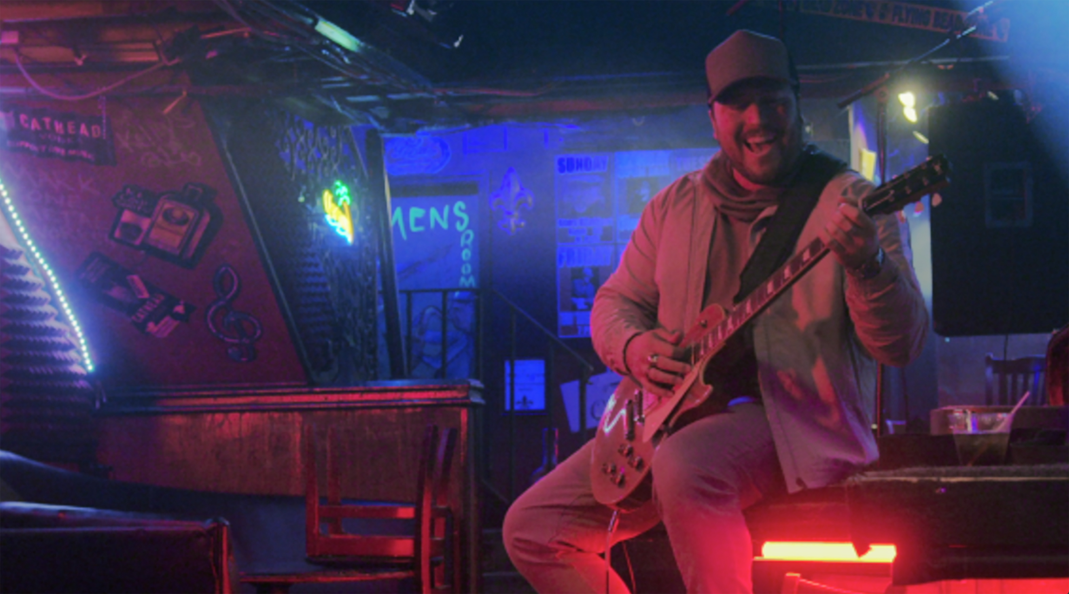 MITCHELL TENPENNY RELEASES MULTI-LAYERED, VISUALLY COMPELLING MUSIC VIDEO FOR HIS LATEST SINGLE “ALCOHOL YOU LATER”